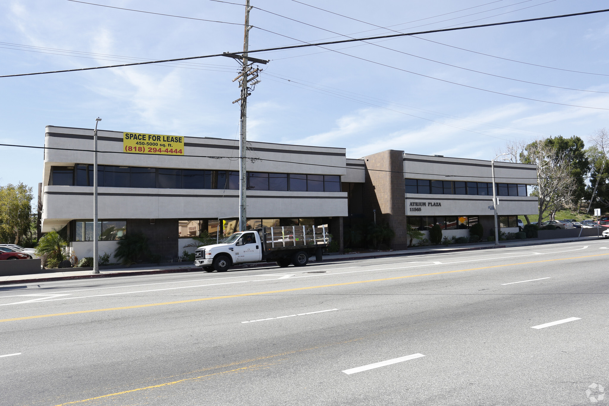 11565 Laurel Canyon Blvd, San Fernando, CA for Rent
