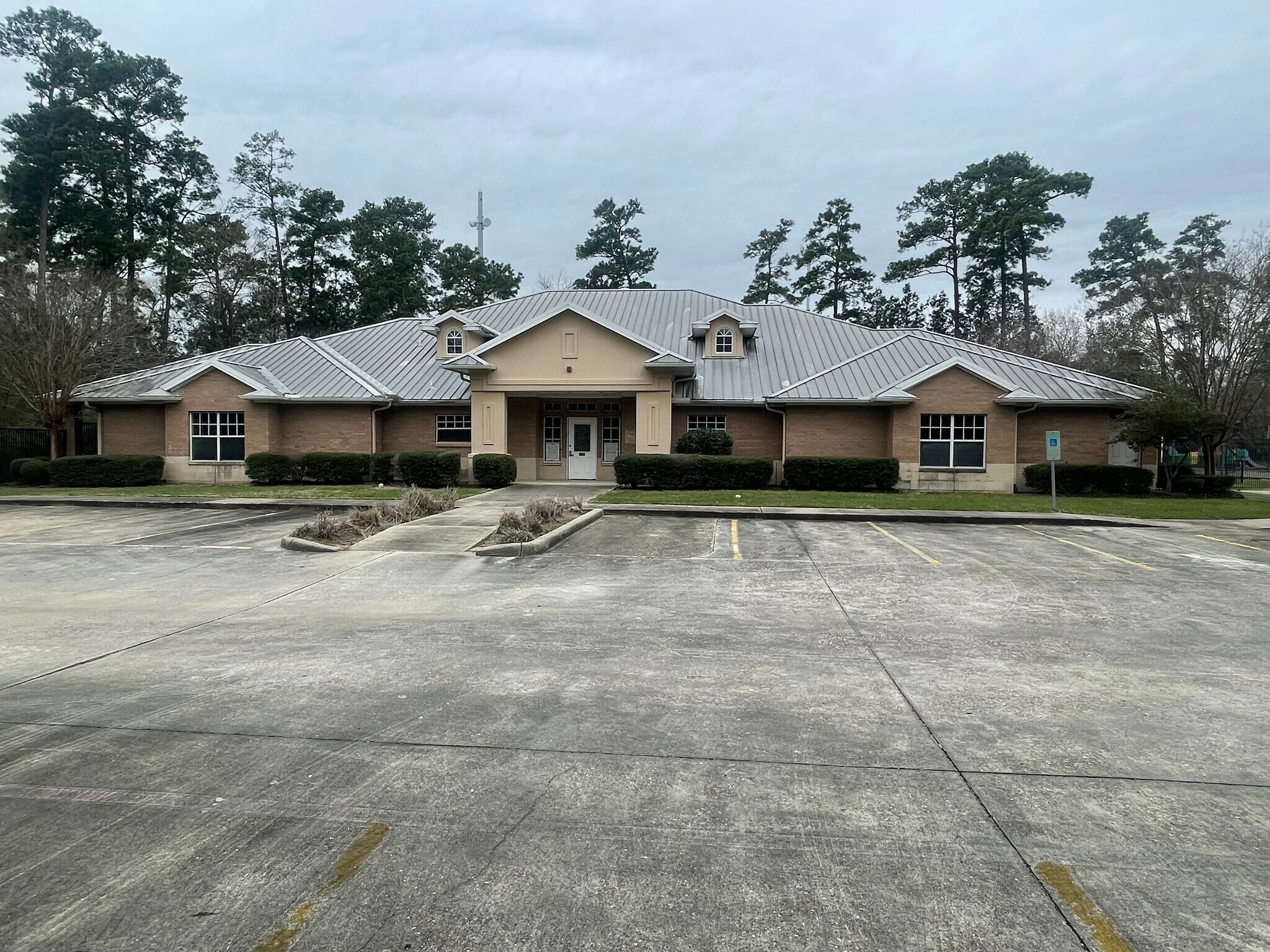 8401 Kuykendahl Rd, Spring, TX for Rent
