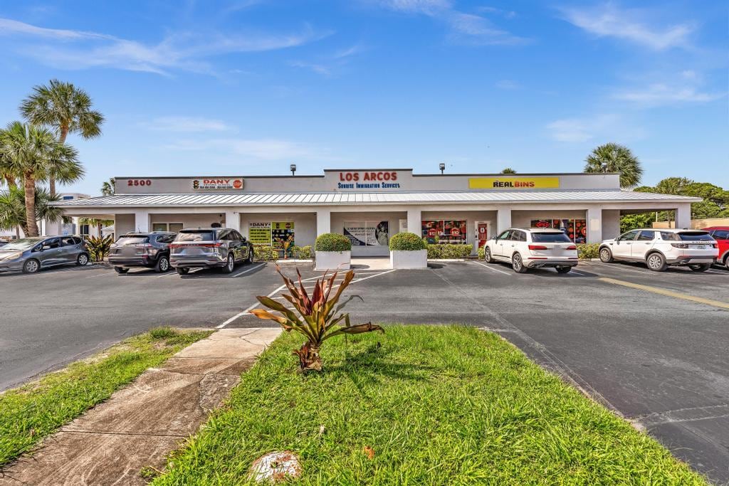 2450-2556 W Oakland Park Blvd, Oakland Park, FL for Sale