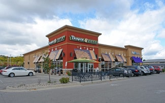 West Bend, WI Retail - 1606-1608 S Main St