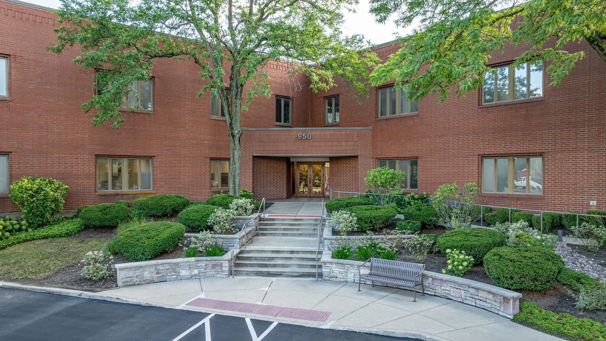 950 N York Rd, Hinsdale, IL for Rent