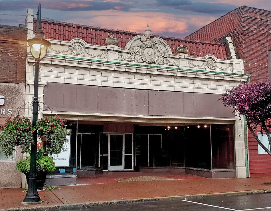 126 E Main St, West Frankfort, IL for Sale