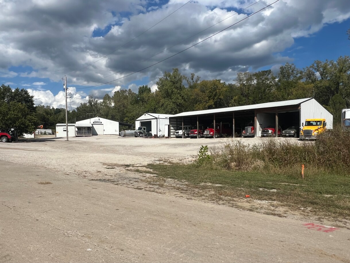 1538 Autumn Ridge Dr, Holts Summit, MO for Sale