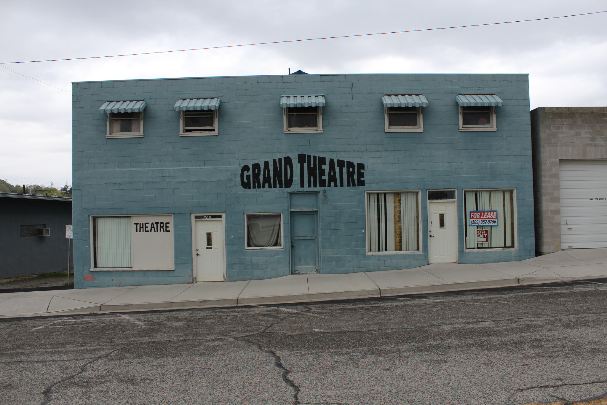 204-208 Main St, Grand Coulee, WA for Sale