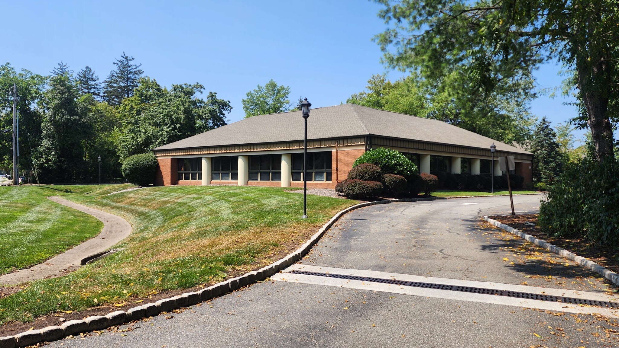 17 Hanover Rd, Florham Park, NJ for Sale
