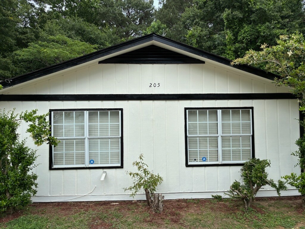 205 Glenview Ter, Winder, GA for Sale