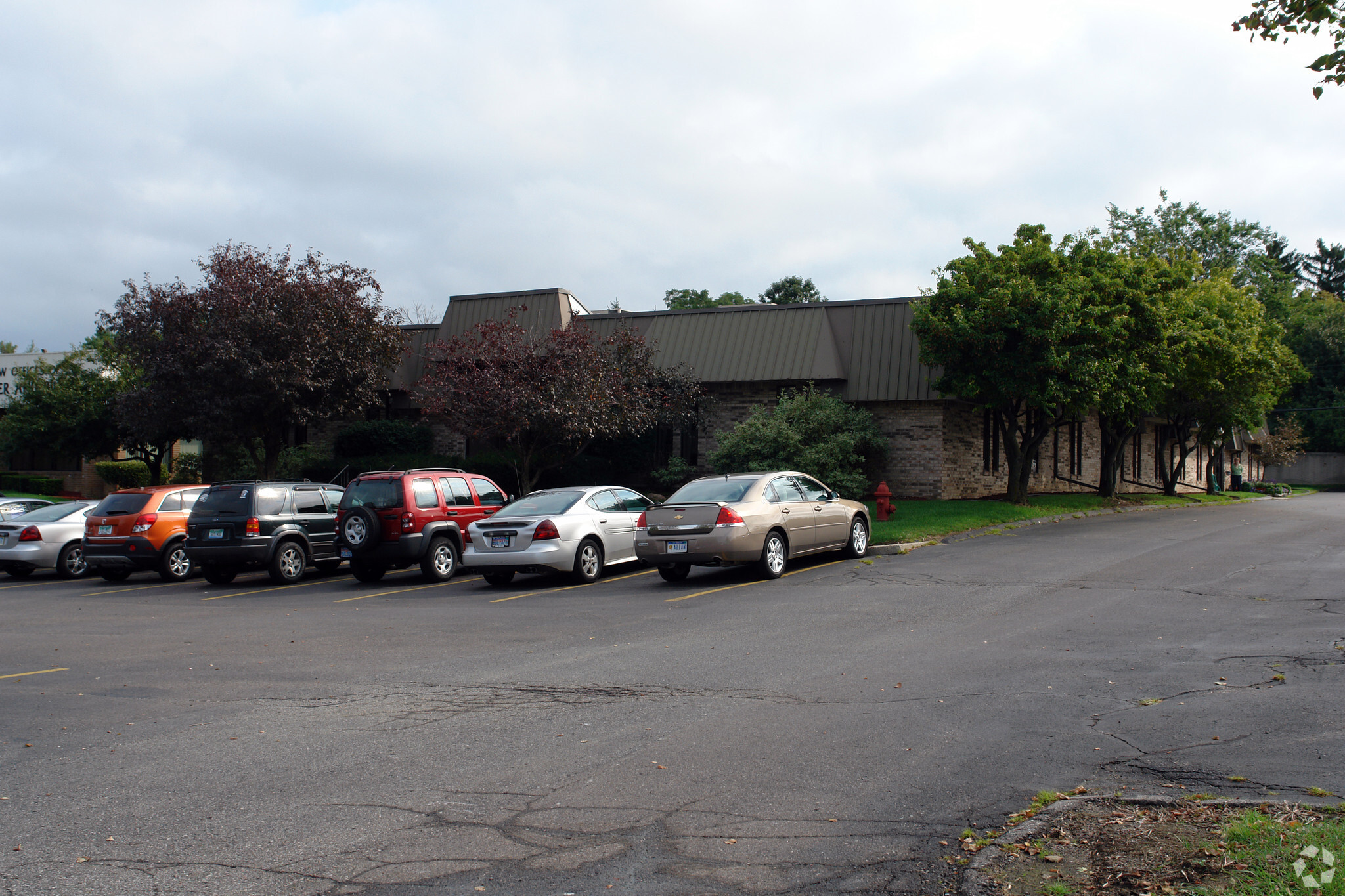 28104 Orchard Lake Rd, Farmington Hills, MI for Rent