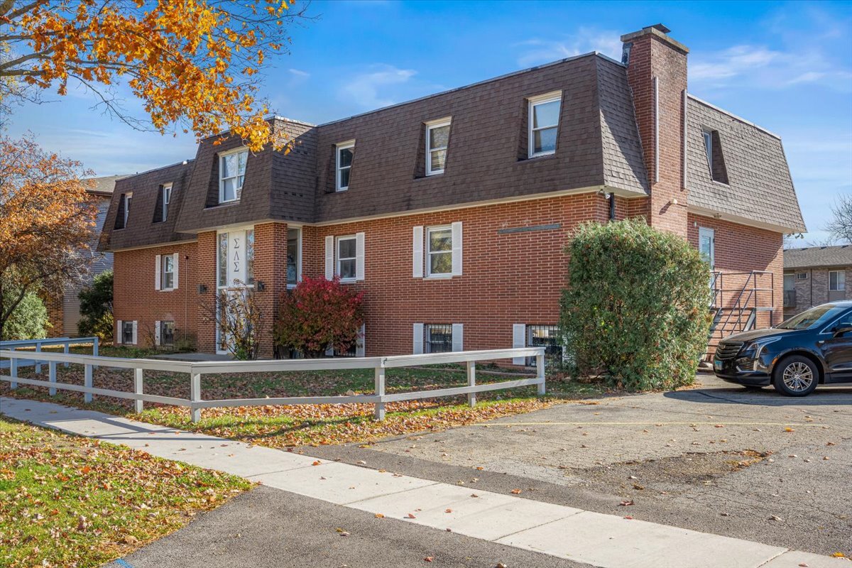 918 Kimberly Dr, Dekalb, IL for Sale