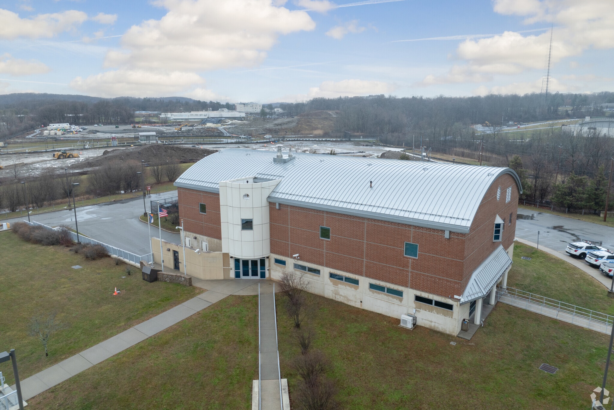 5 Skyline Dr, Hawthorne, NY for Rent