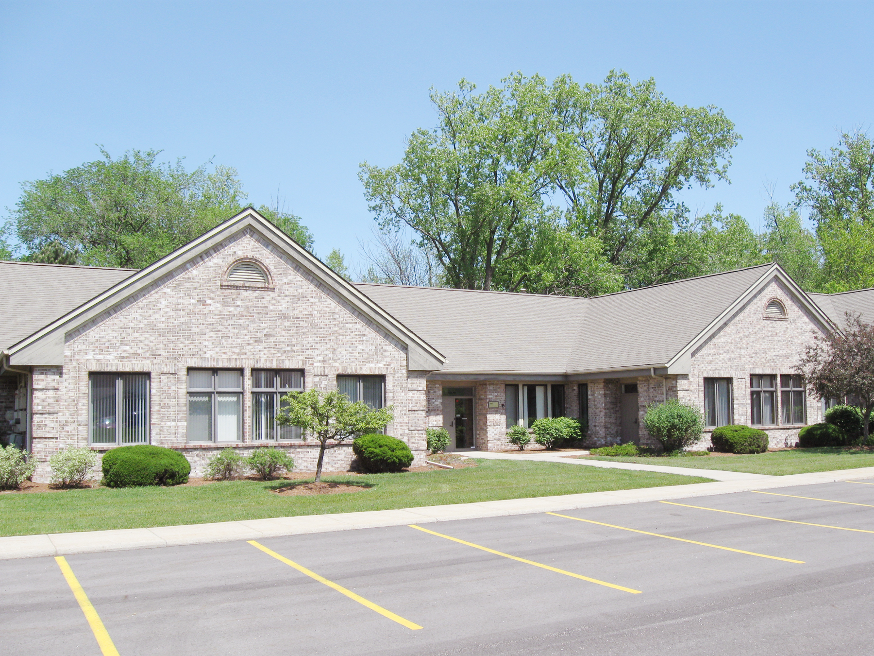 2390 Woodlake Dr, Okemos, MI for Rent