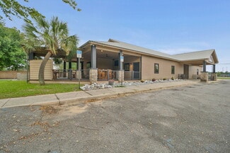 Brewton, AL Restaurant - 2579 Douglas Ave