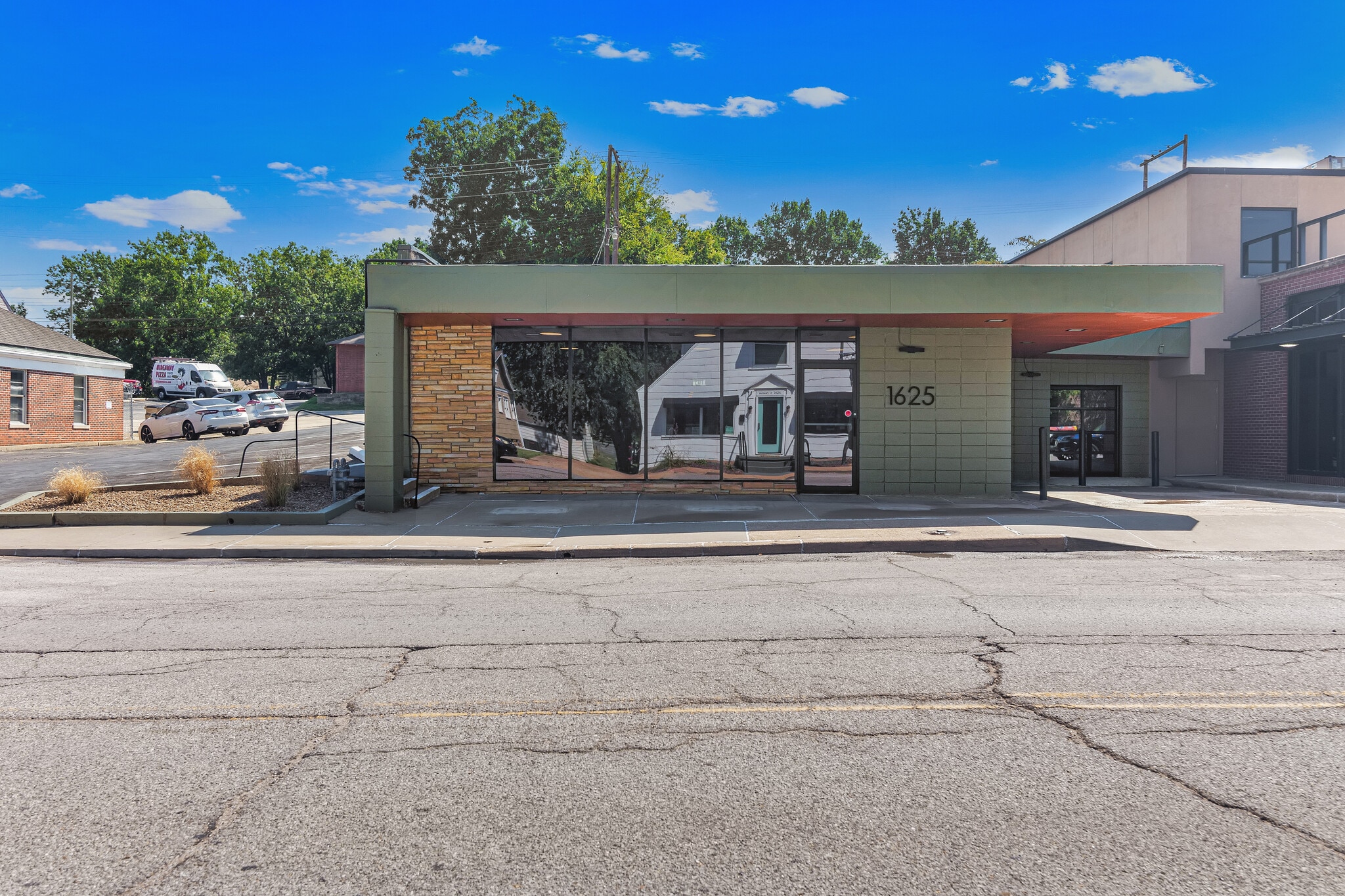 1625 S Boston Ave, Tulsa, OK for Sale