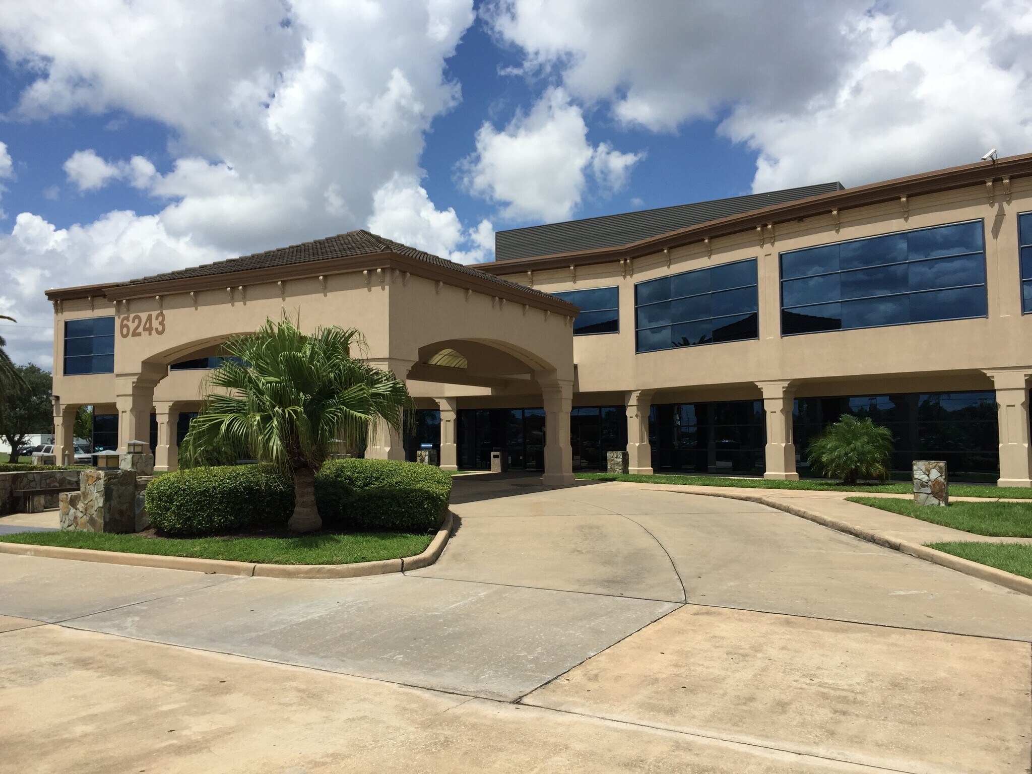 6243 Fairmont Pky Pasadena, TX 77505 Office Property for Lease on