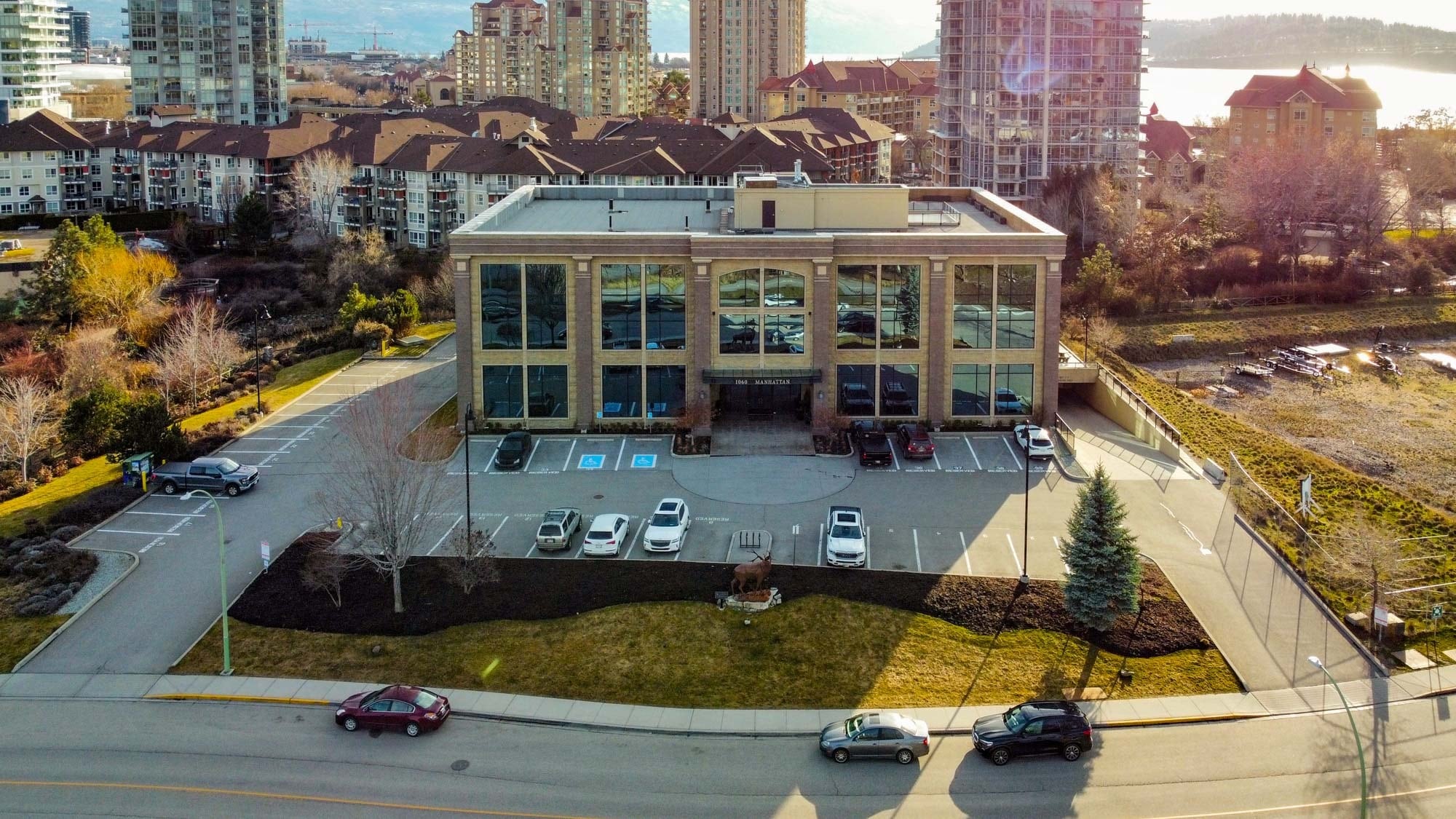 1060 Manhattan Dr, Kelowna, BC for Rent