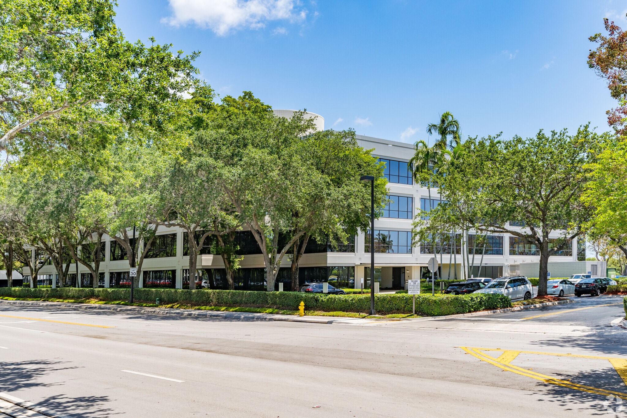 6100 Waterford District Dr, Miami, FL for Rent