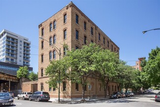Chicago, IL Office/Retail - 700 N Green St