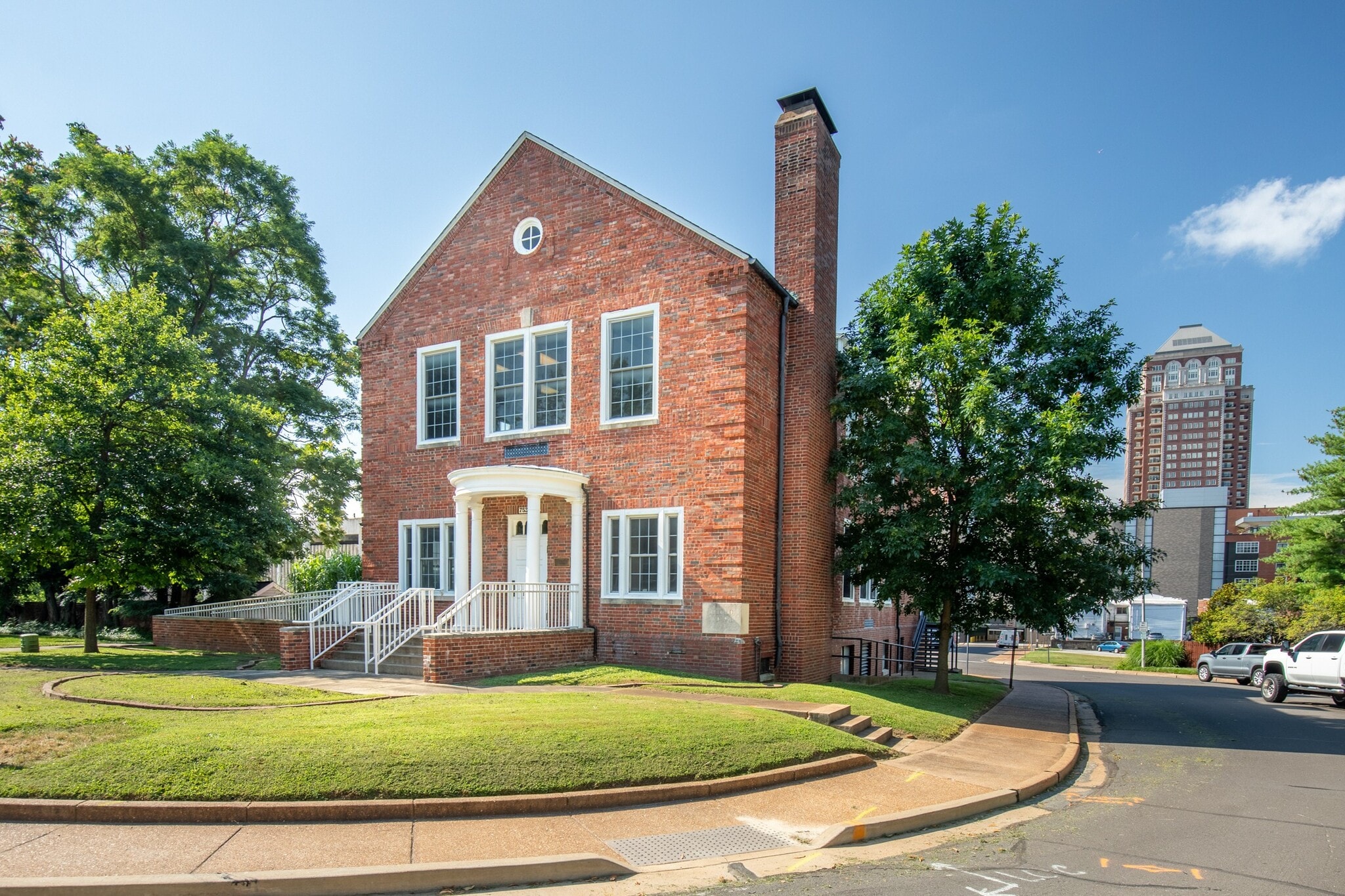 7530 Maryland Ave, Clayton, MO for Sale