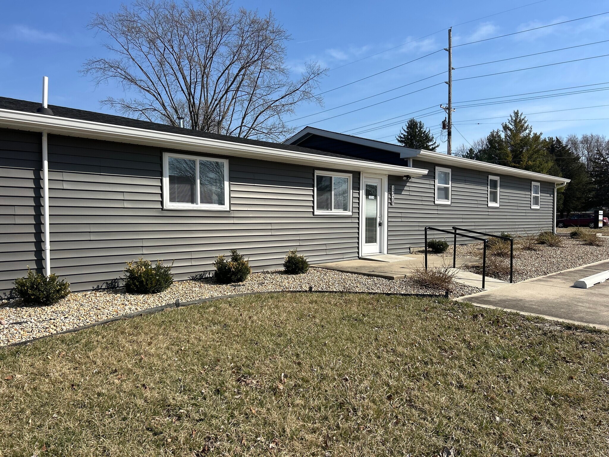 1320 W 53rd St, Anderson, IN for Rent