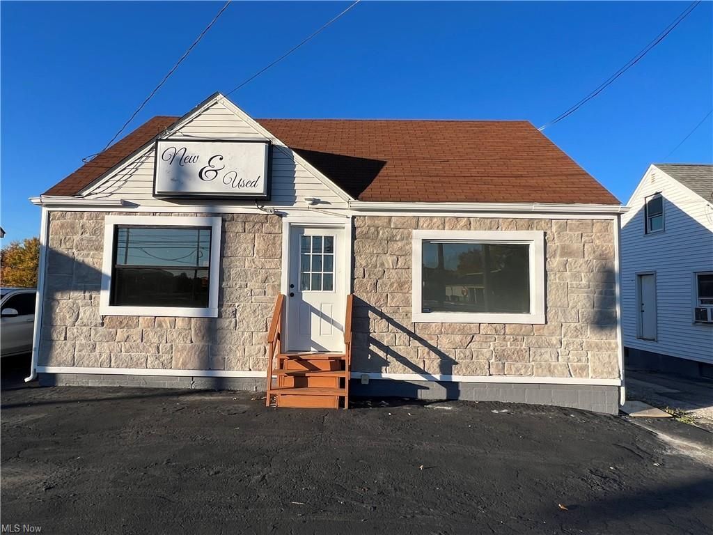 4954 Mahoning Ave, Youngstown, OH for Sale