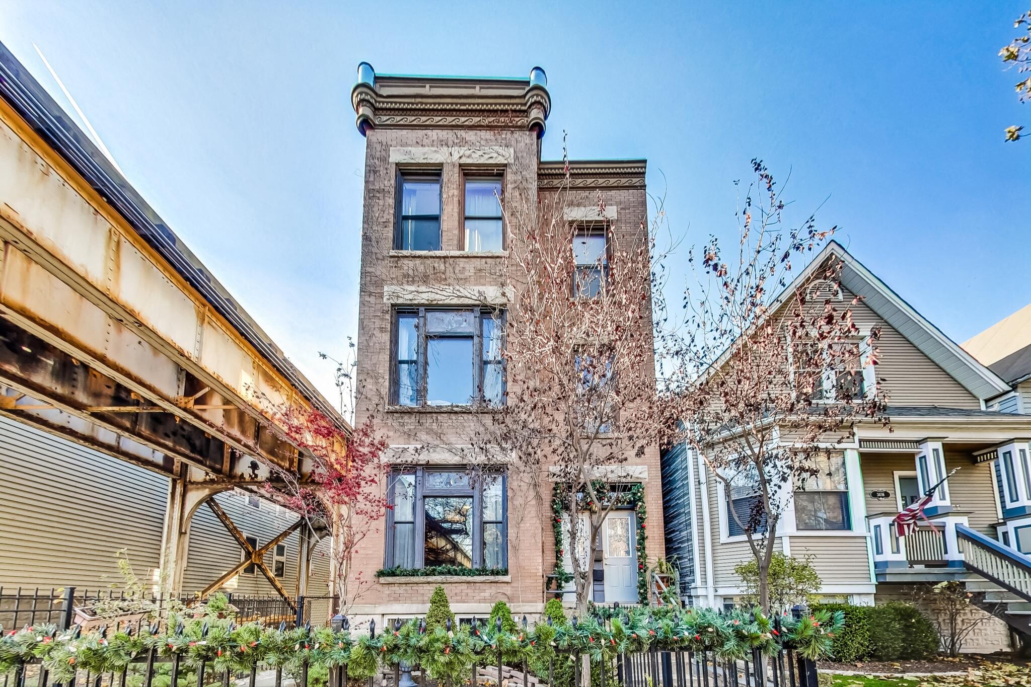 3412 N Janssen Ave, Chicago, IL for Sale