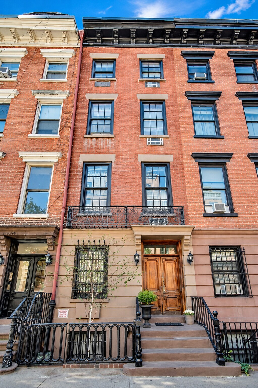 404 W 22nd St, New York, NY for Sale