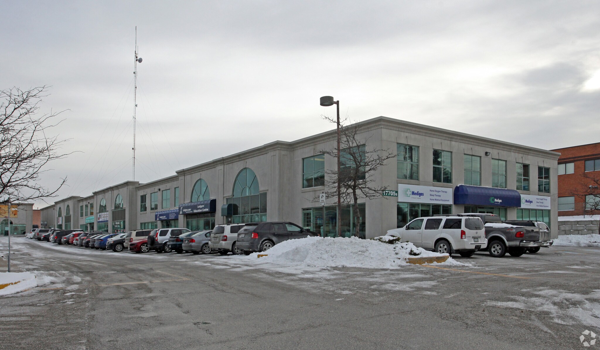 17705 Leslie St, Newmarket, ON for Rent