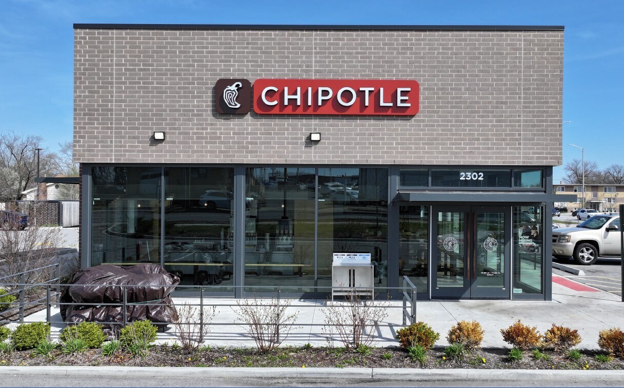 2302 Thornton Lansing Rd, Lansing, IL for Sale