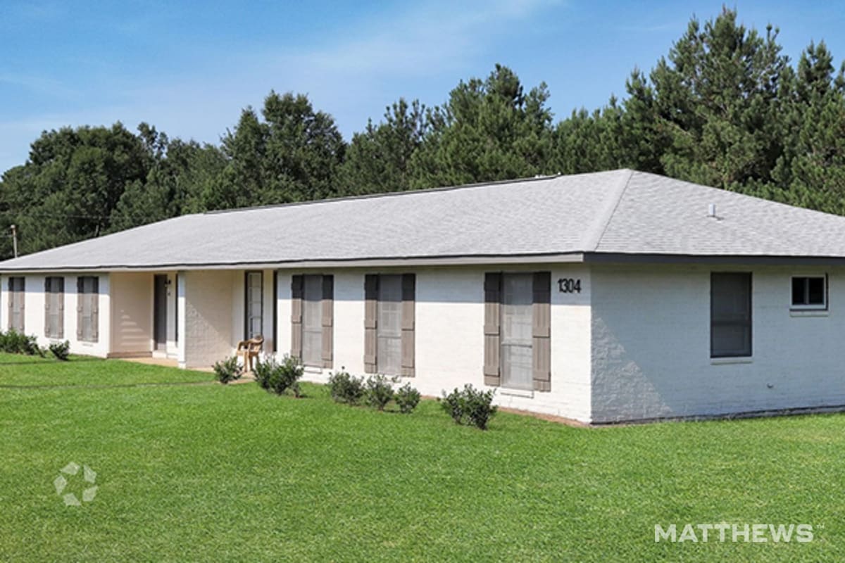 1300 14th St, Mccomb, MS for Sale