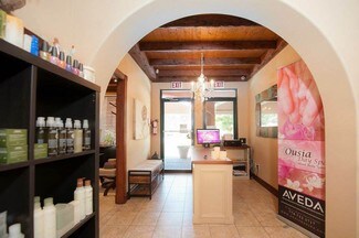 Kelowna, BC Storefront - 7-3185 Centrale Via