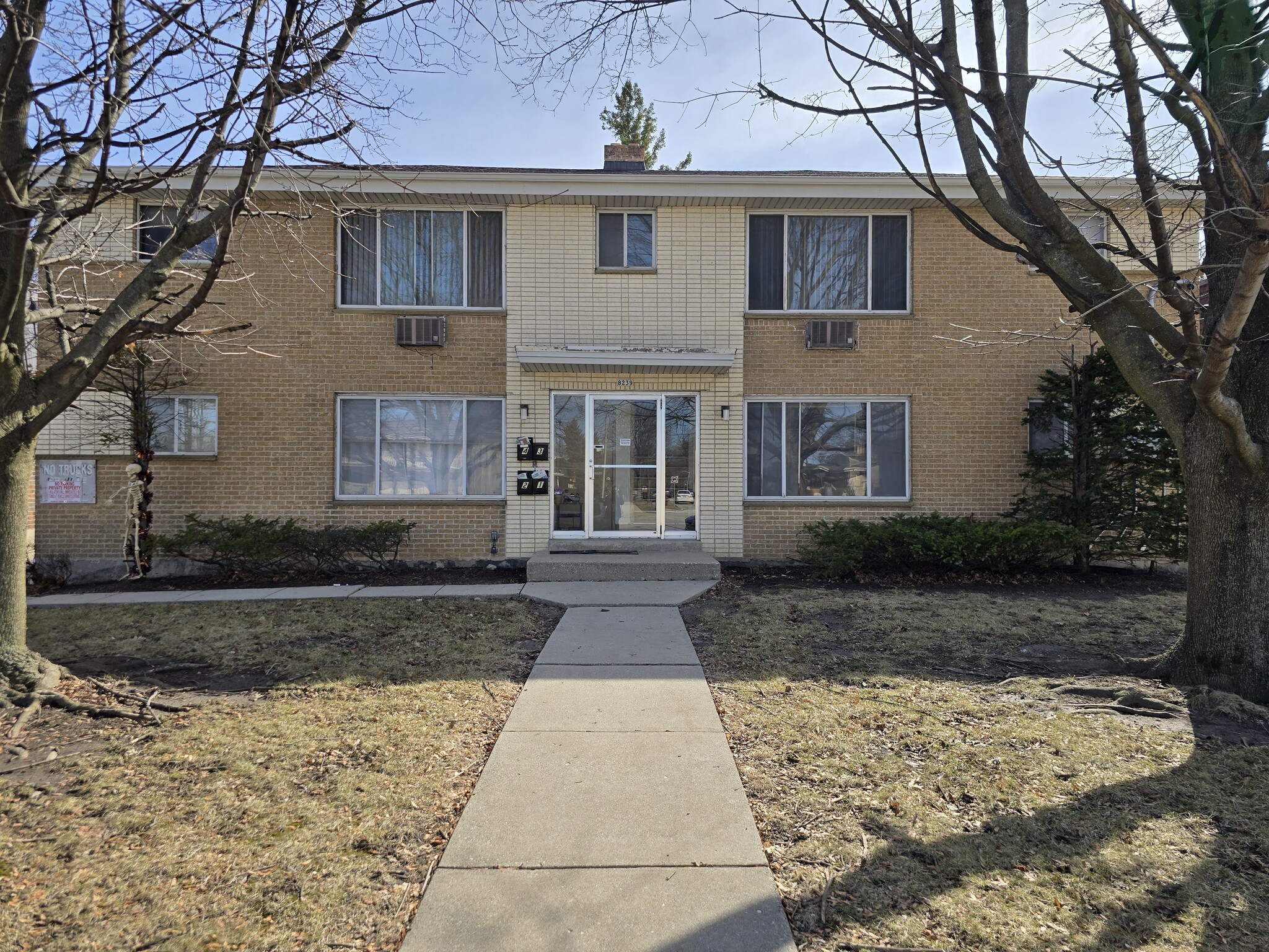 8239 W Oklahoma Ave, Milwaukee, WI for Sale