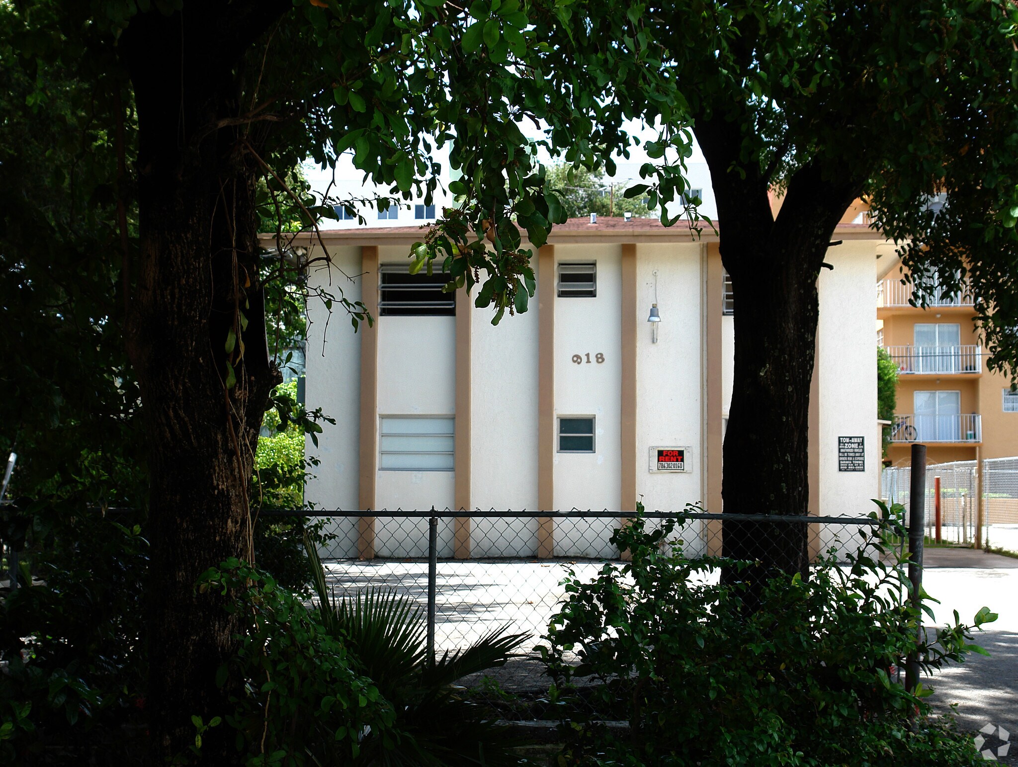 918 NW 5th St, Miami, FL for Sale