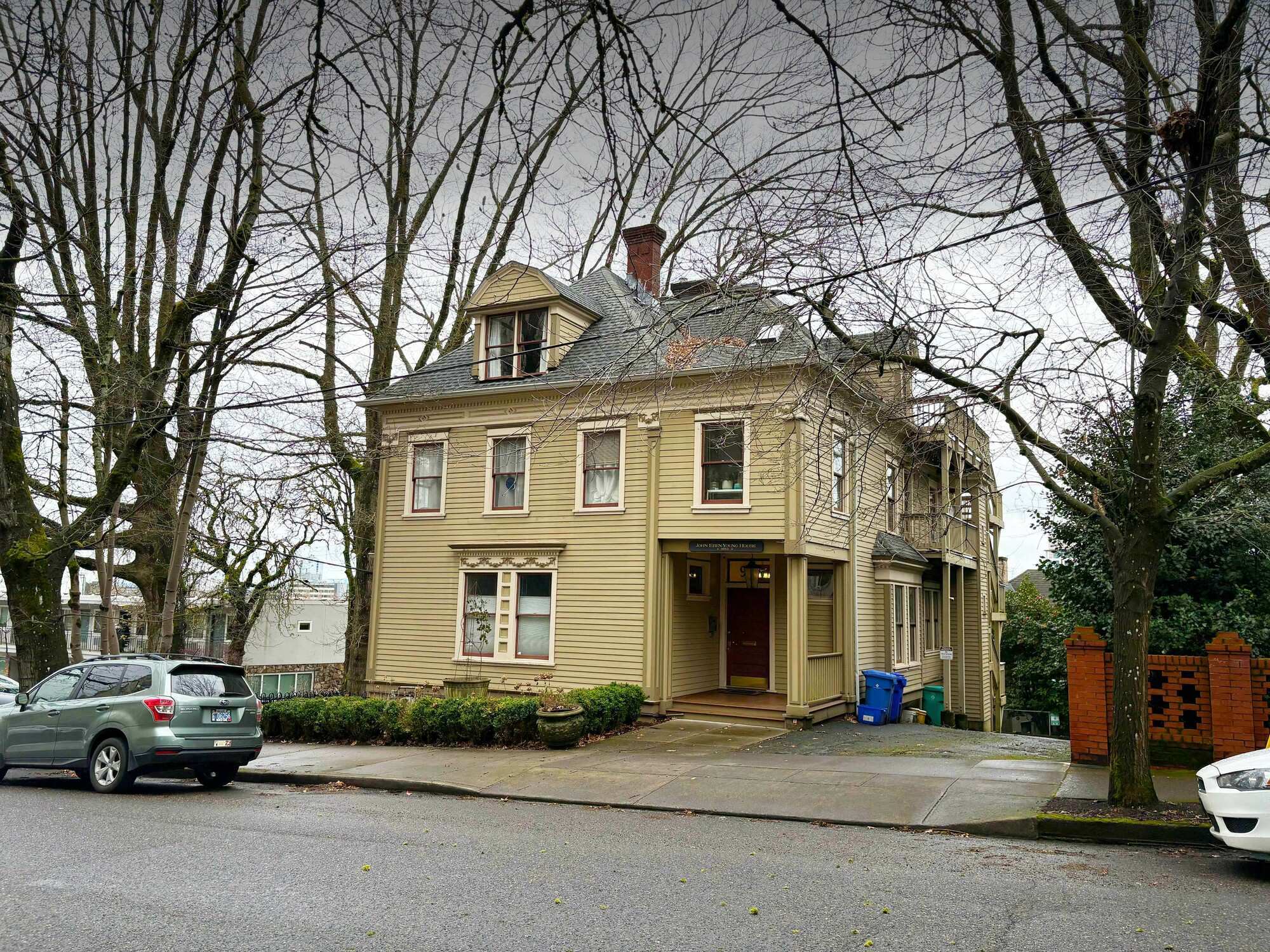 916 SW King Ave, Portland, OR for Sale