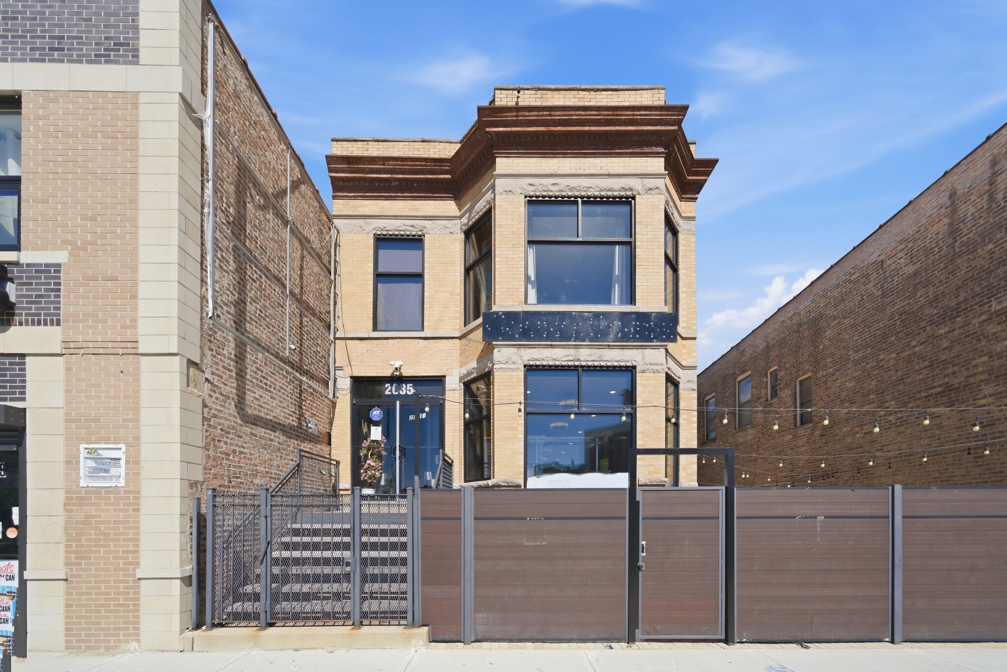 2635 N Kedzie Ave, Chicago, IL for Rent