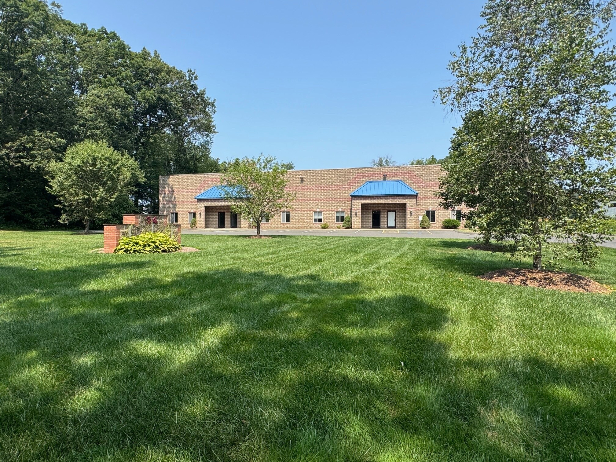 34 E Dudley Town Rd, Bloomfield, CT for Rent