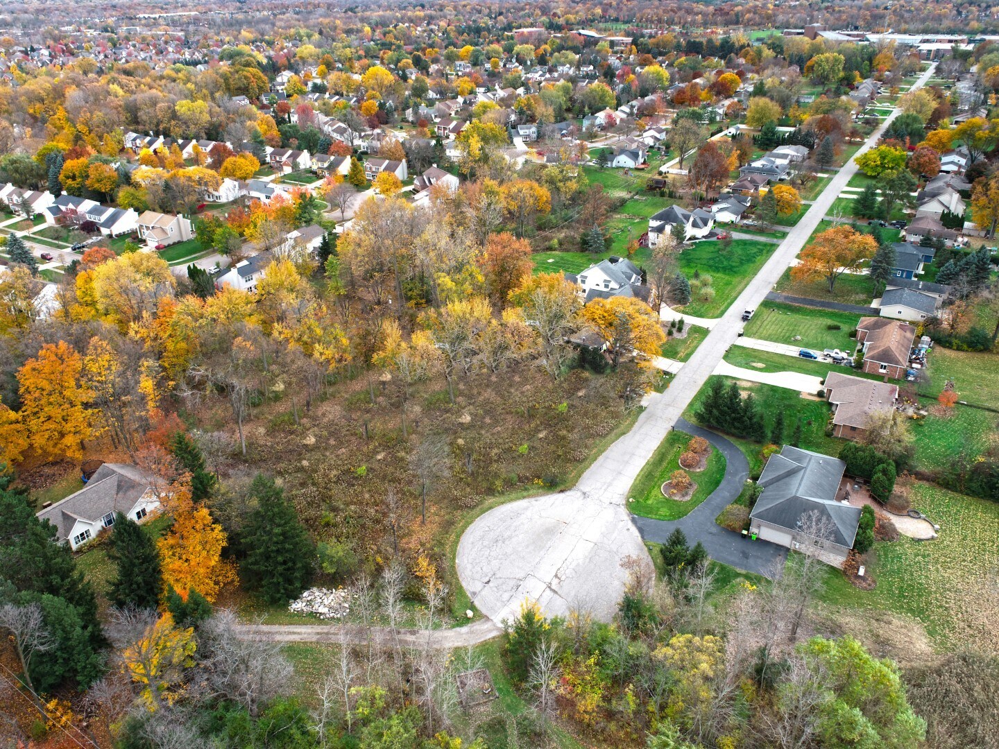 24960 Glenda St, Novi, MI for Sale