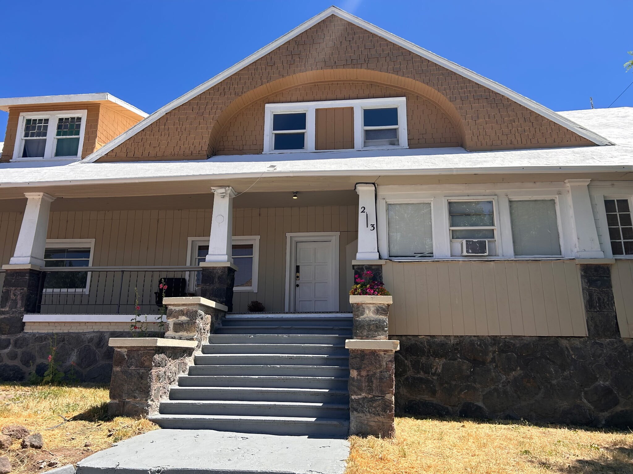213 Cedar St, Klamath Falls, OR for Sale