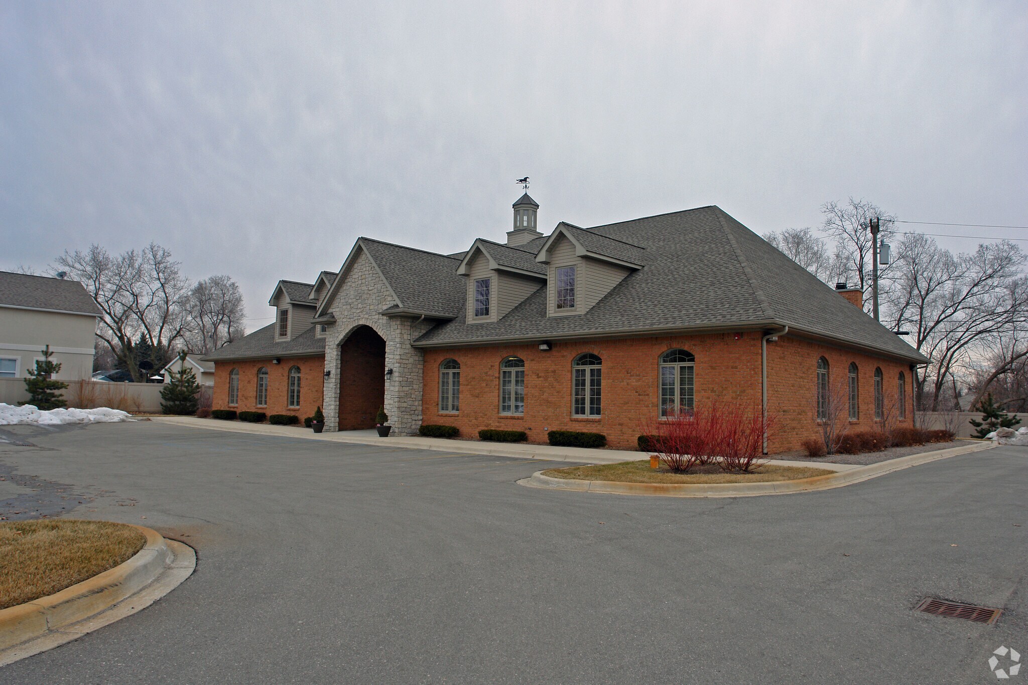 100 N Williams Lake Rd, Waterford, MI for Rent