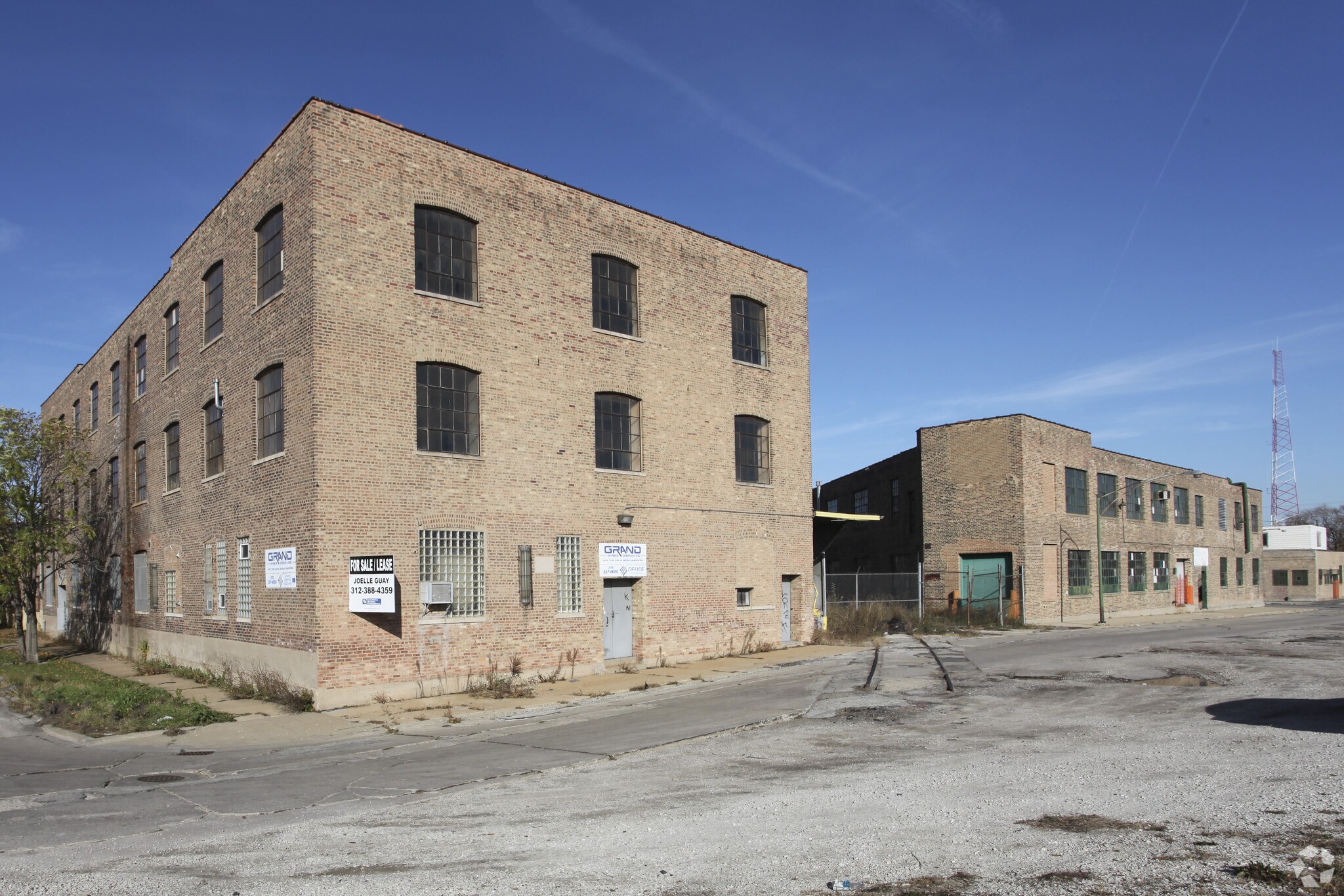 5724 W Armitage Ave, Chicago, IL for Sale