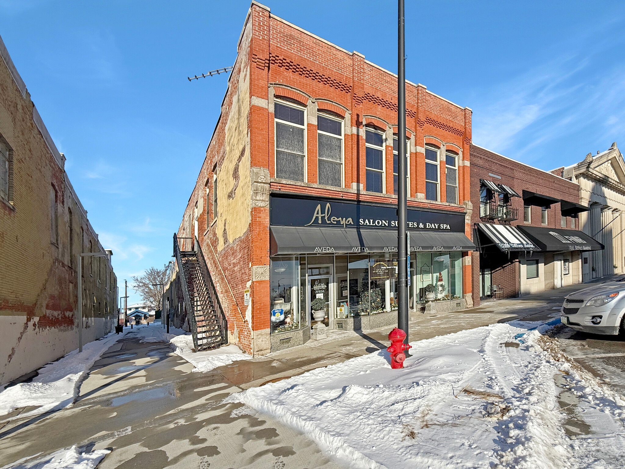 112 N 2nd Ave W, Newton, IA for Sale