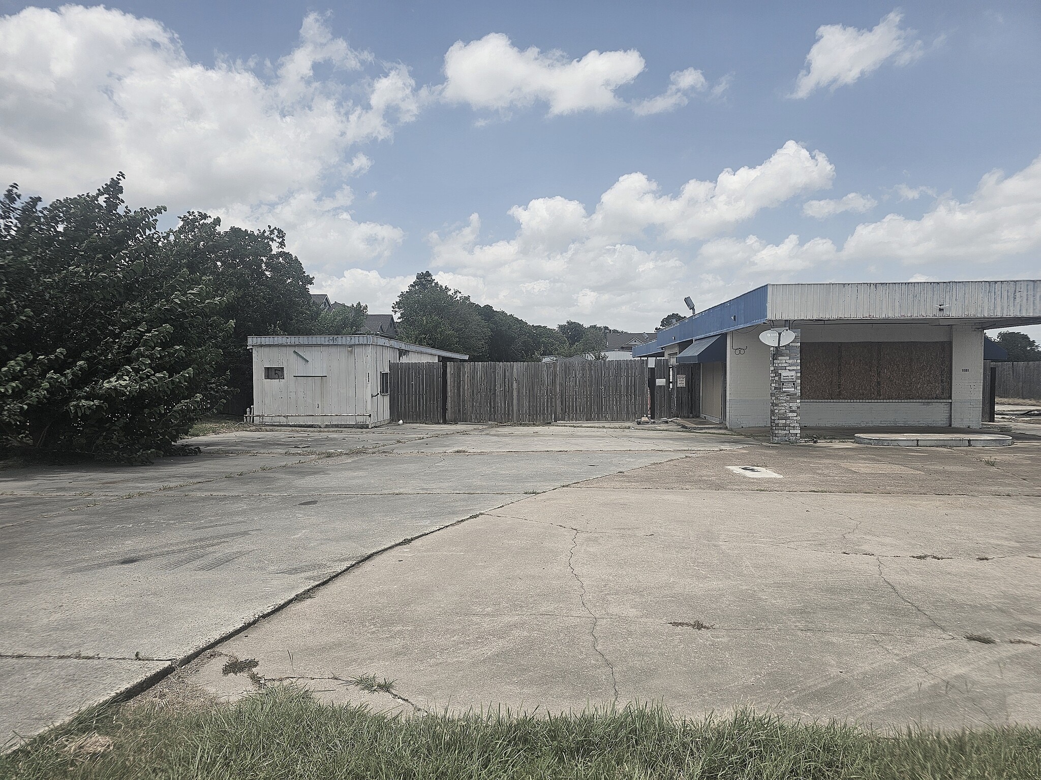 9901 W Fairmont Pky, La Porte, TX for Sale