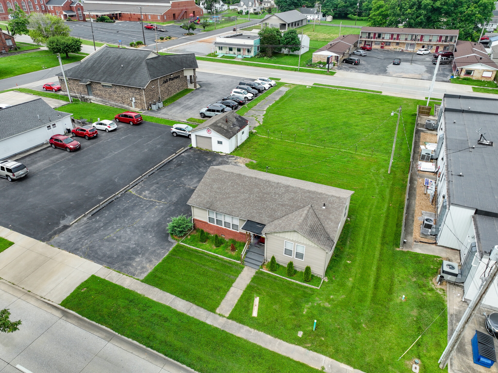 806 Poplar St, Benton, KY for Sale