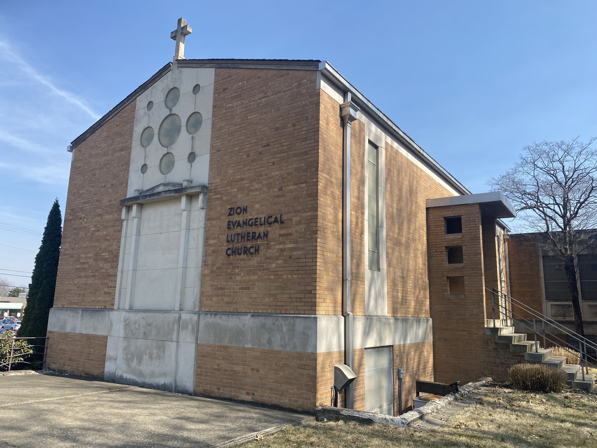 702 Raff Rd SW, Canton, OH for Sale