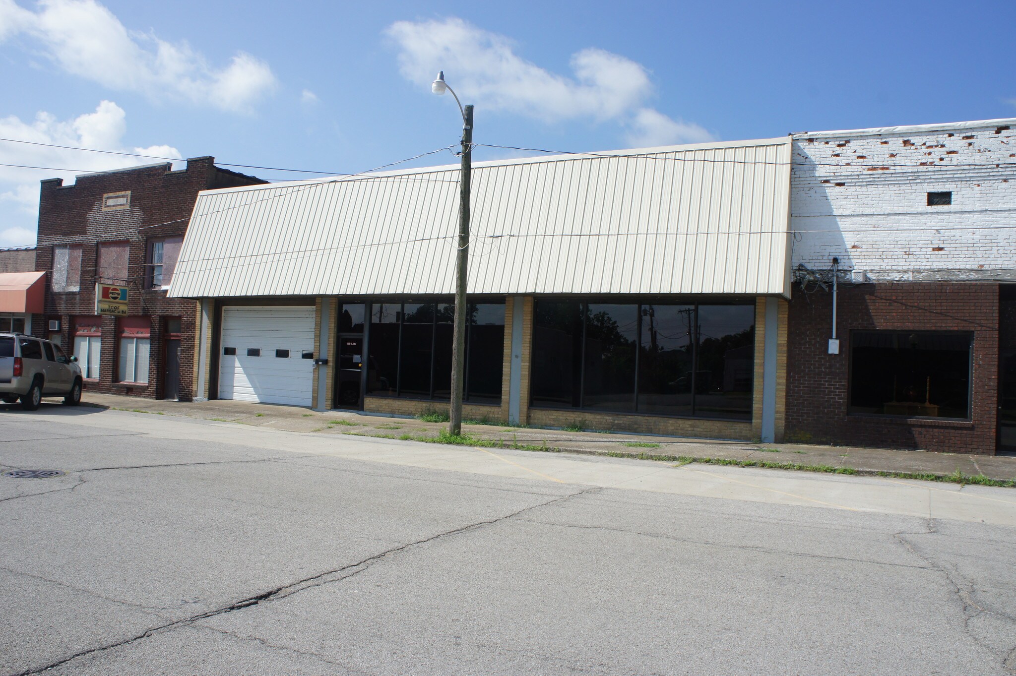 210 W 7th St Metropolis, IL 62960 Industrial Property for Sale on