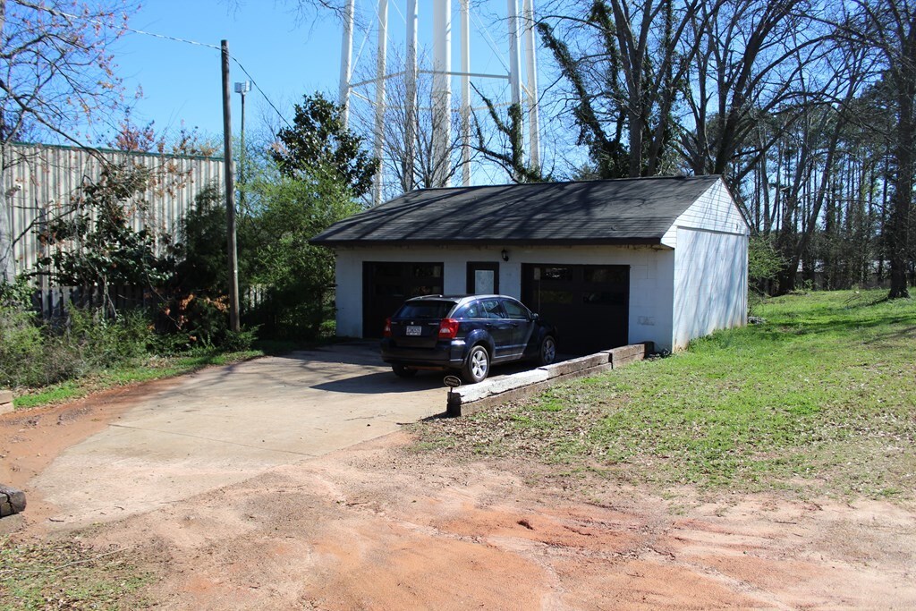 401 Bankhead Hwy, Carrollton, GA for Rent