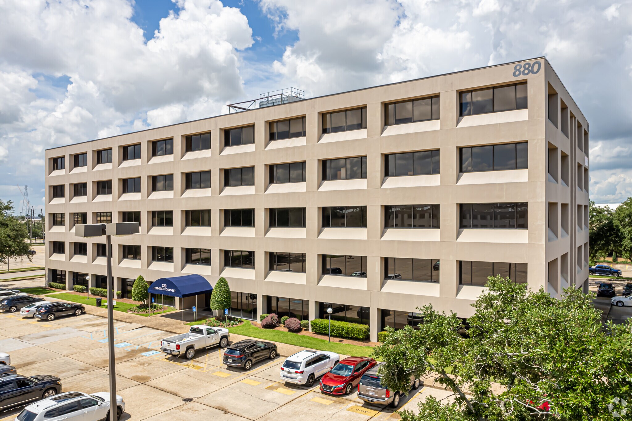 880 W Commerce Rd, New Orleans, LA for Rent