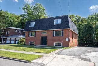 Akron, OH Apartments - 1803 Cromwell Dr