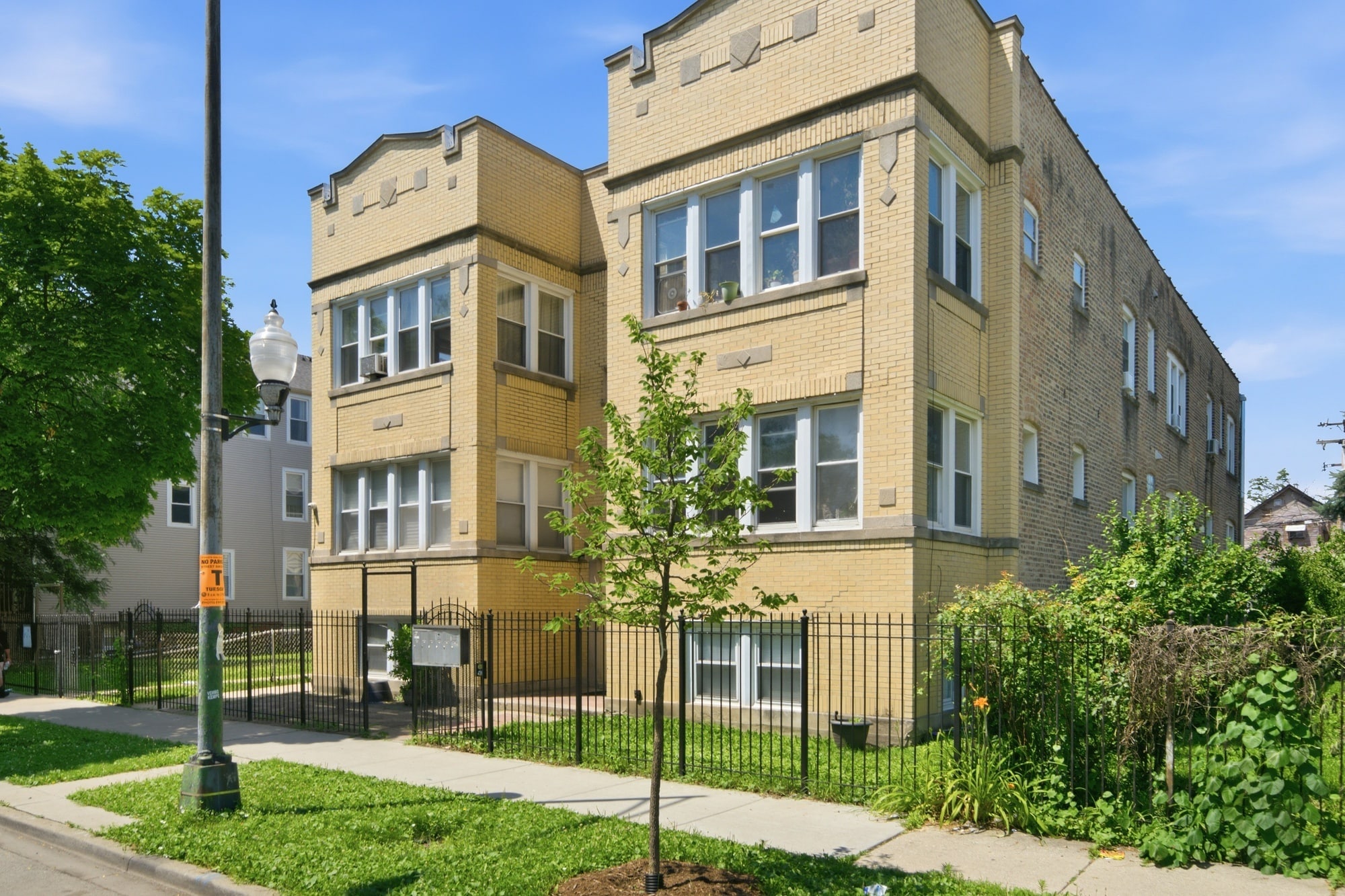 2038 N Kostner Ave, Chicago, IL for Sale