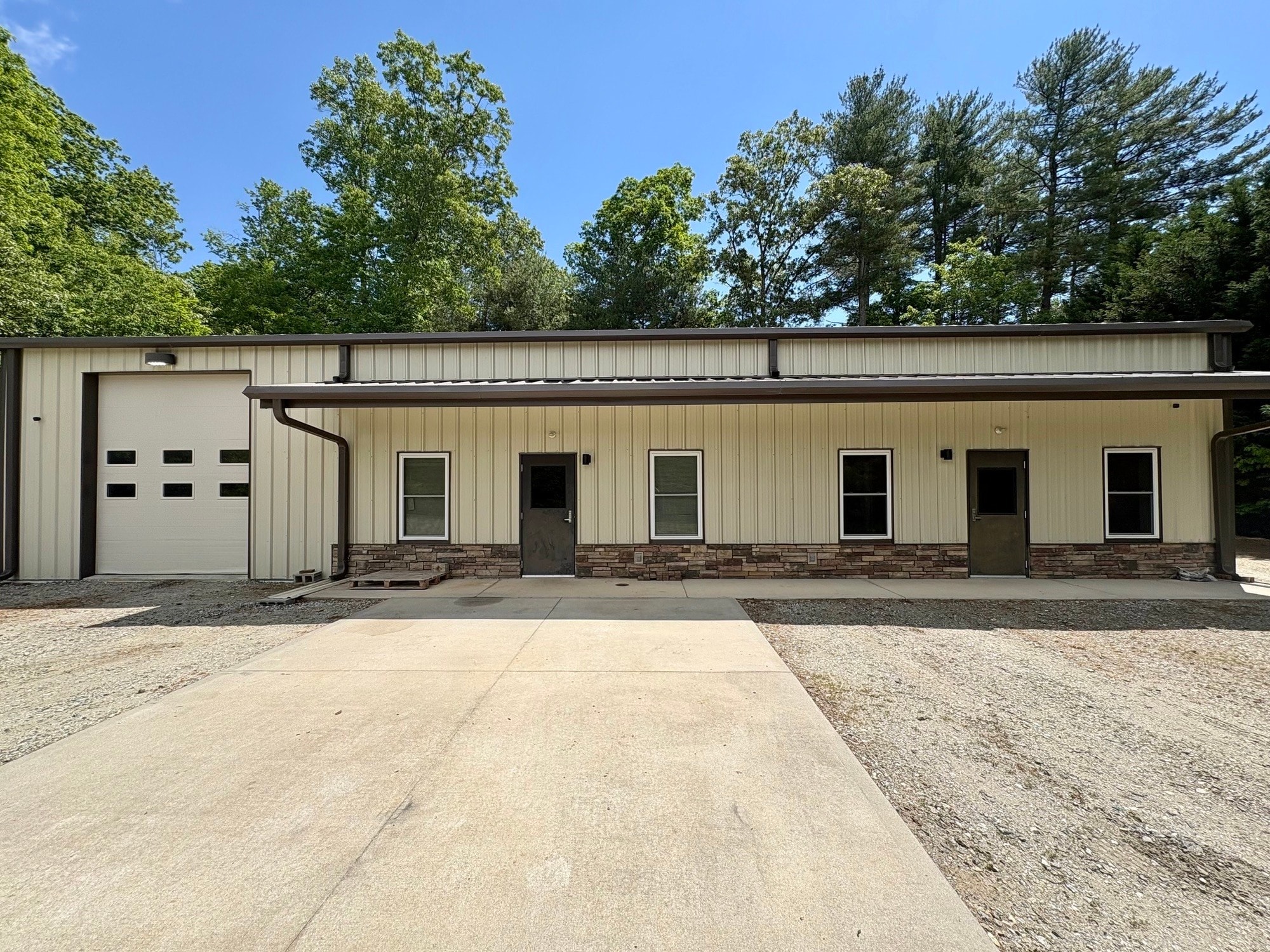 5134 Old Haywood Rd, Mills River, NC for Rent