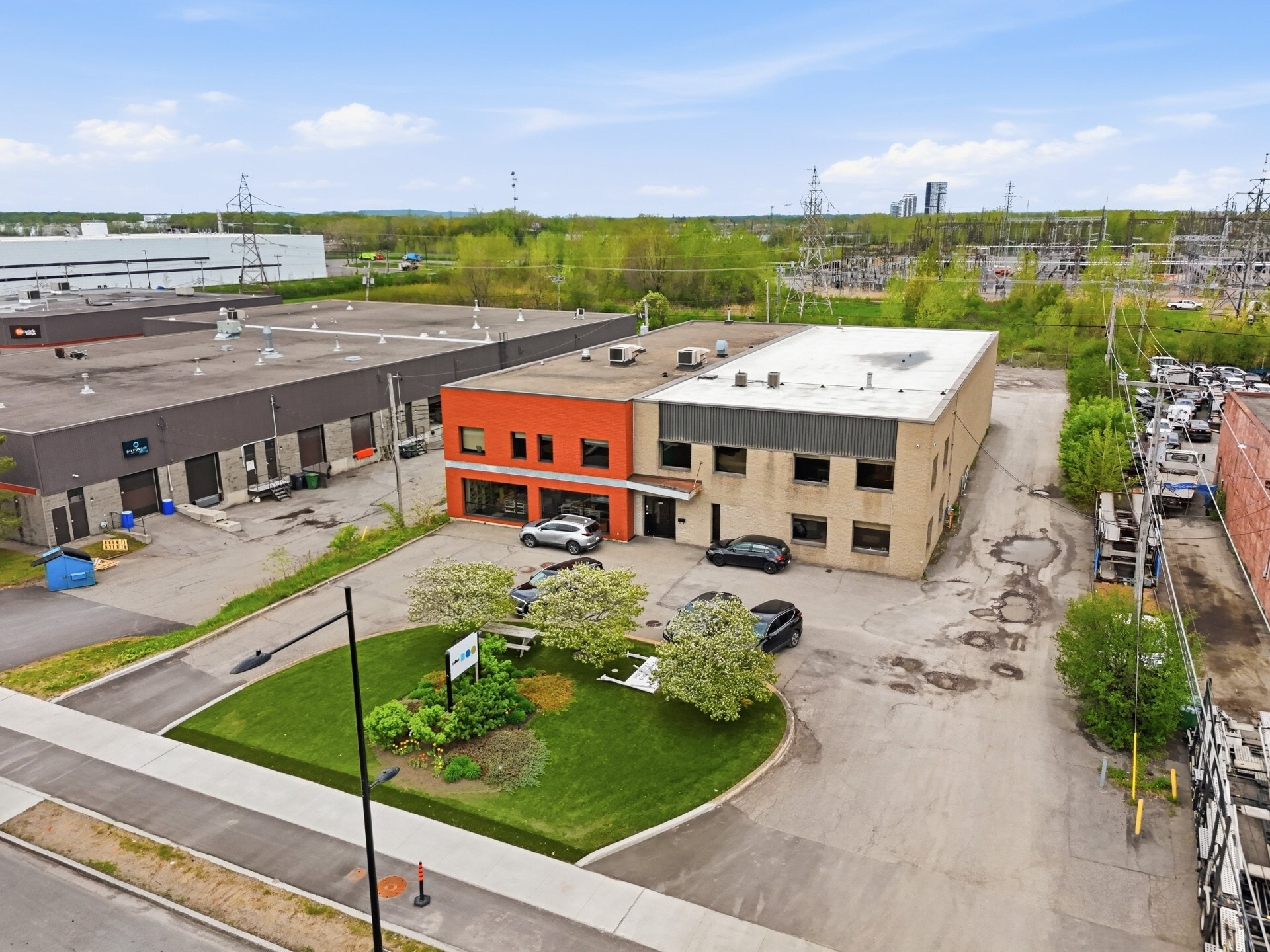 8905 Boul Henri-Bourassa O, Saint-Laurent, QC for Rent