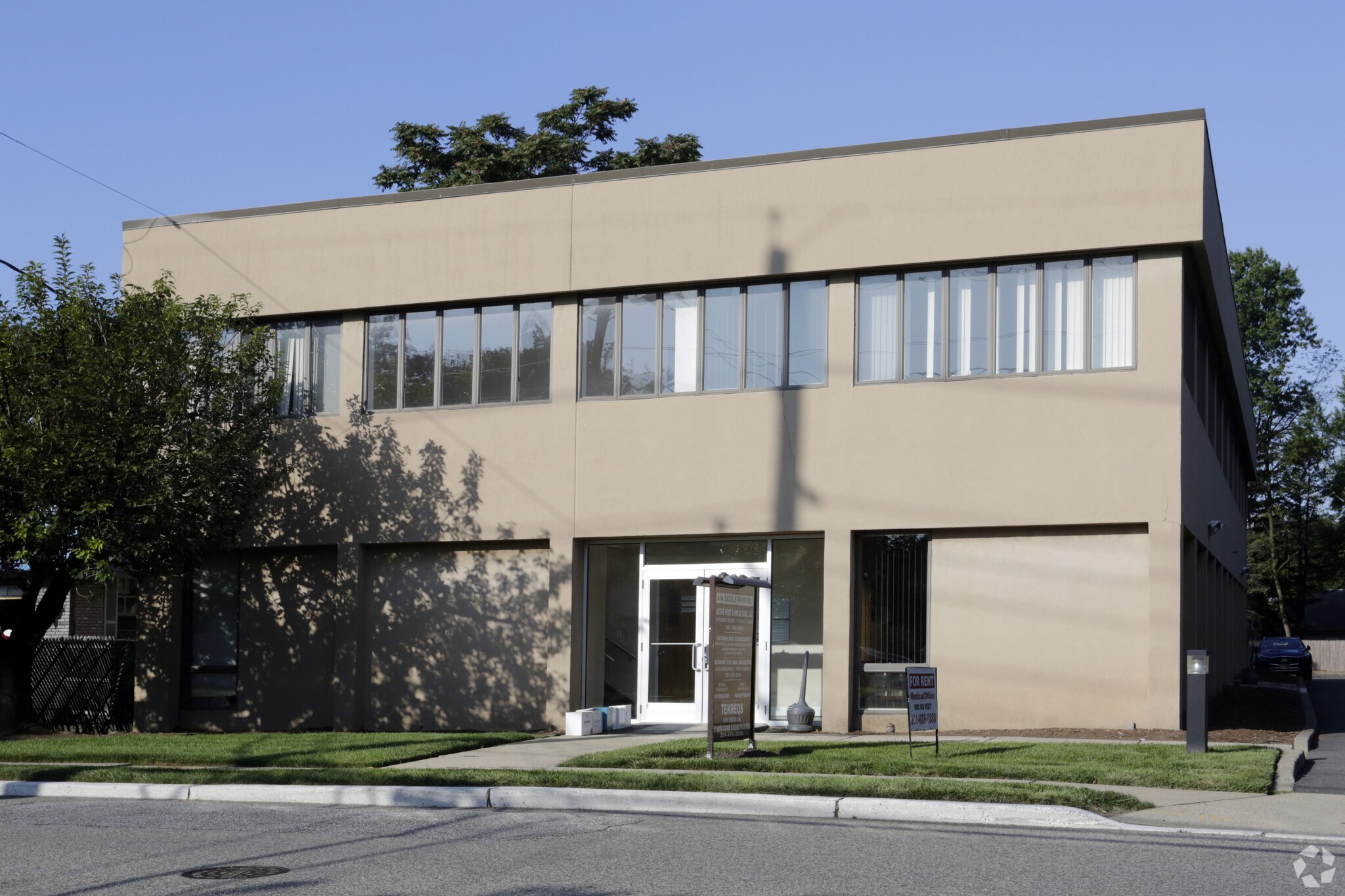 4-14 Saddle River Rd, Fair Lawn, NJ for Rent